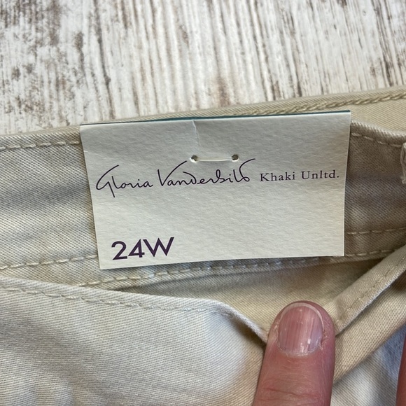Gloria Vanderbilt Khaki Unltd. NWT Dark Vanilla Sierra Utility Shorts Size 24W - Picture 11 of 11